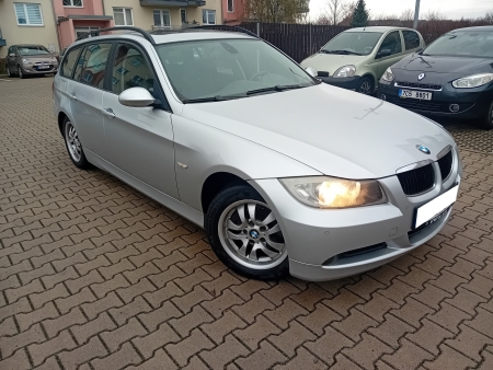 BMW 320i Touring (2009)