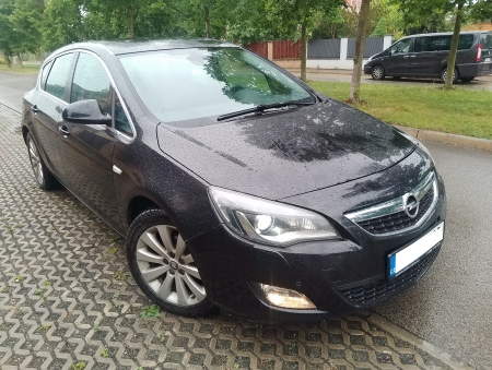 Opel Astra (2011)