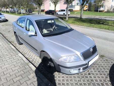 �koda Octavia 1.6 FSI DSG Elegance (2007)