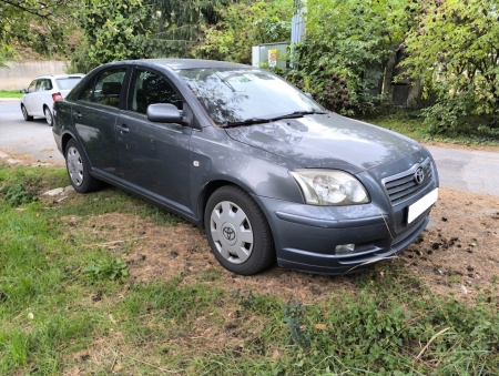 Toyota Avensis 1.8 16V (2005)